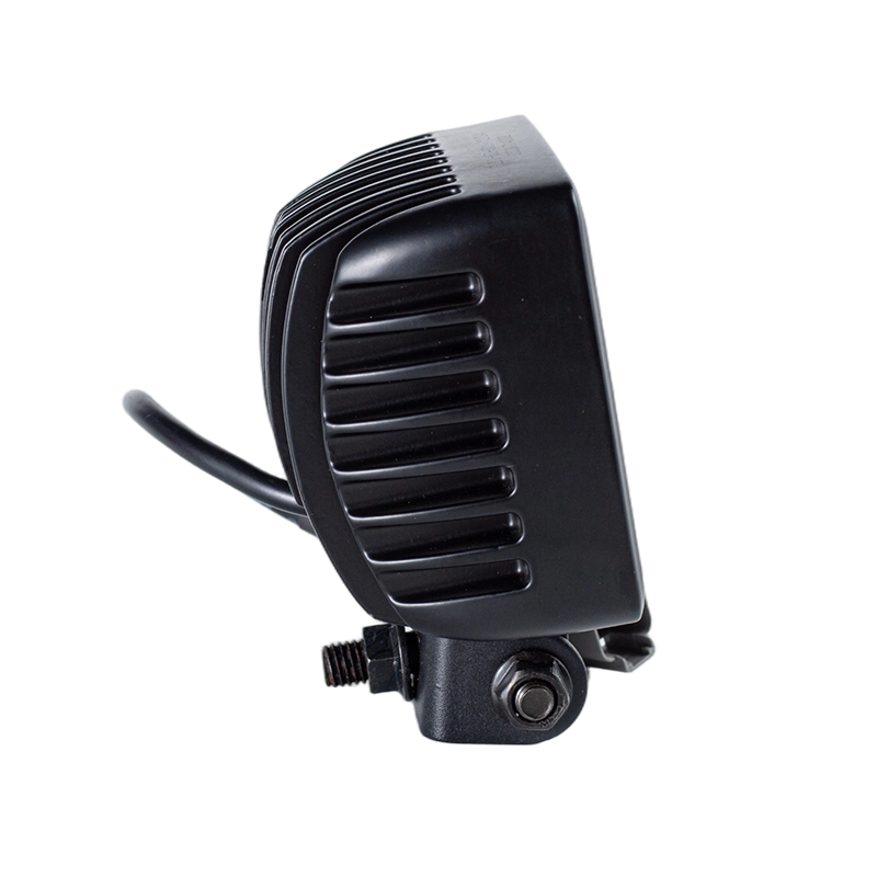 শিল্প যানবাহনের জন্য IP67 004 হেভি-ডিউটি ​​6-LED ওয়ার্ক লাইট