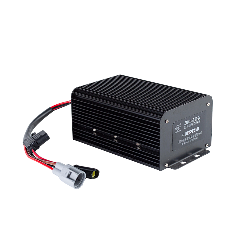 উচ্চ দক্ষতা স্থিতিশীল আউটপুট IP65 ডাস্টপ্রুফ তেল প্রতিরোধী DC80V ওয়াইড ইনপুট ফর্কলিফ্ট যানবাহন DC-DC ভোল্টেজ স্টেপ ডাউন মডিউল